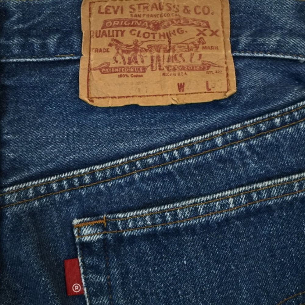 Levi's with Blank Red Tag - What does it mean? - Picture 1 of 5
